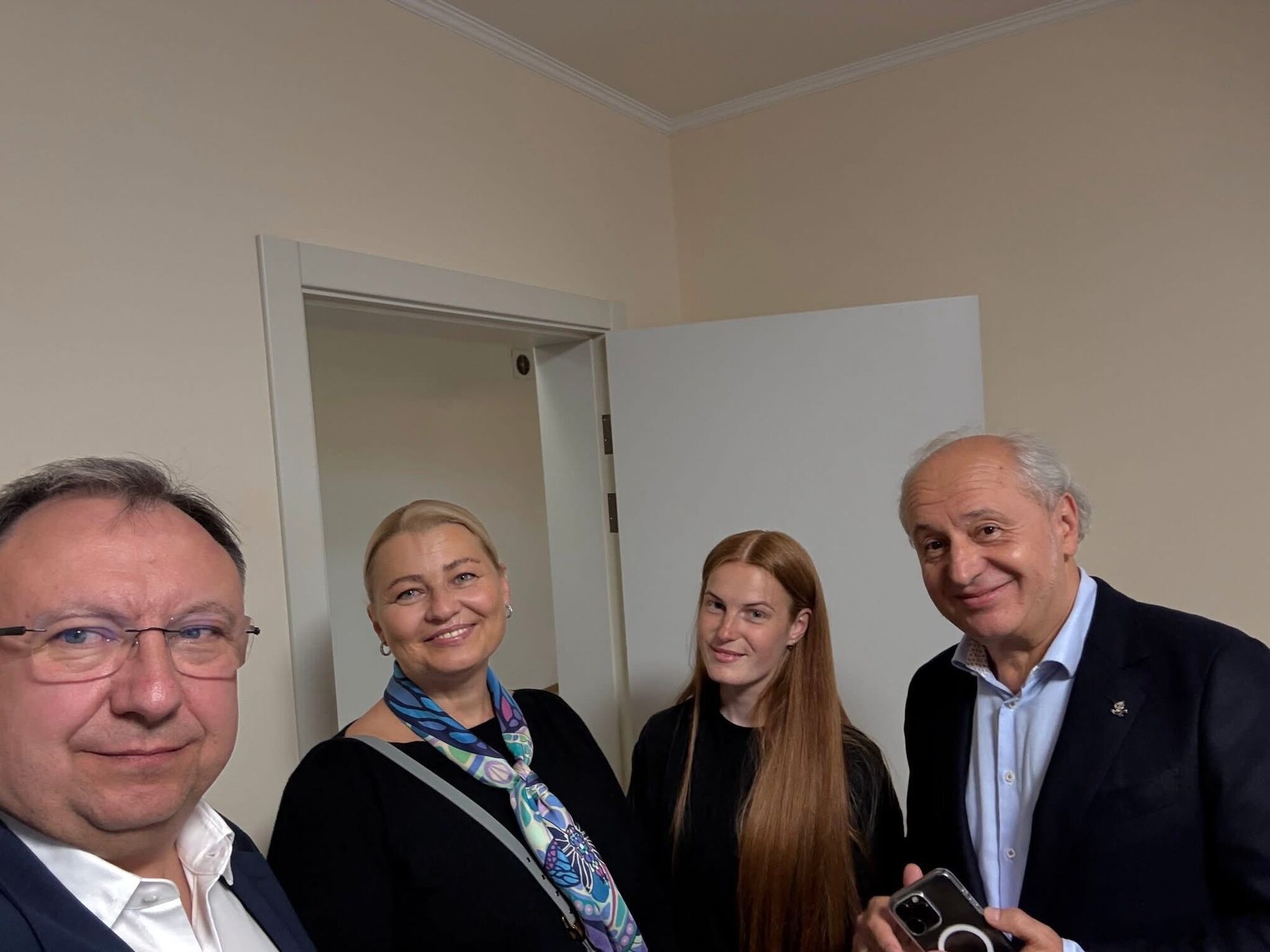 Ліна Костенко отримала премію імені митрополита Андрея Шептицького