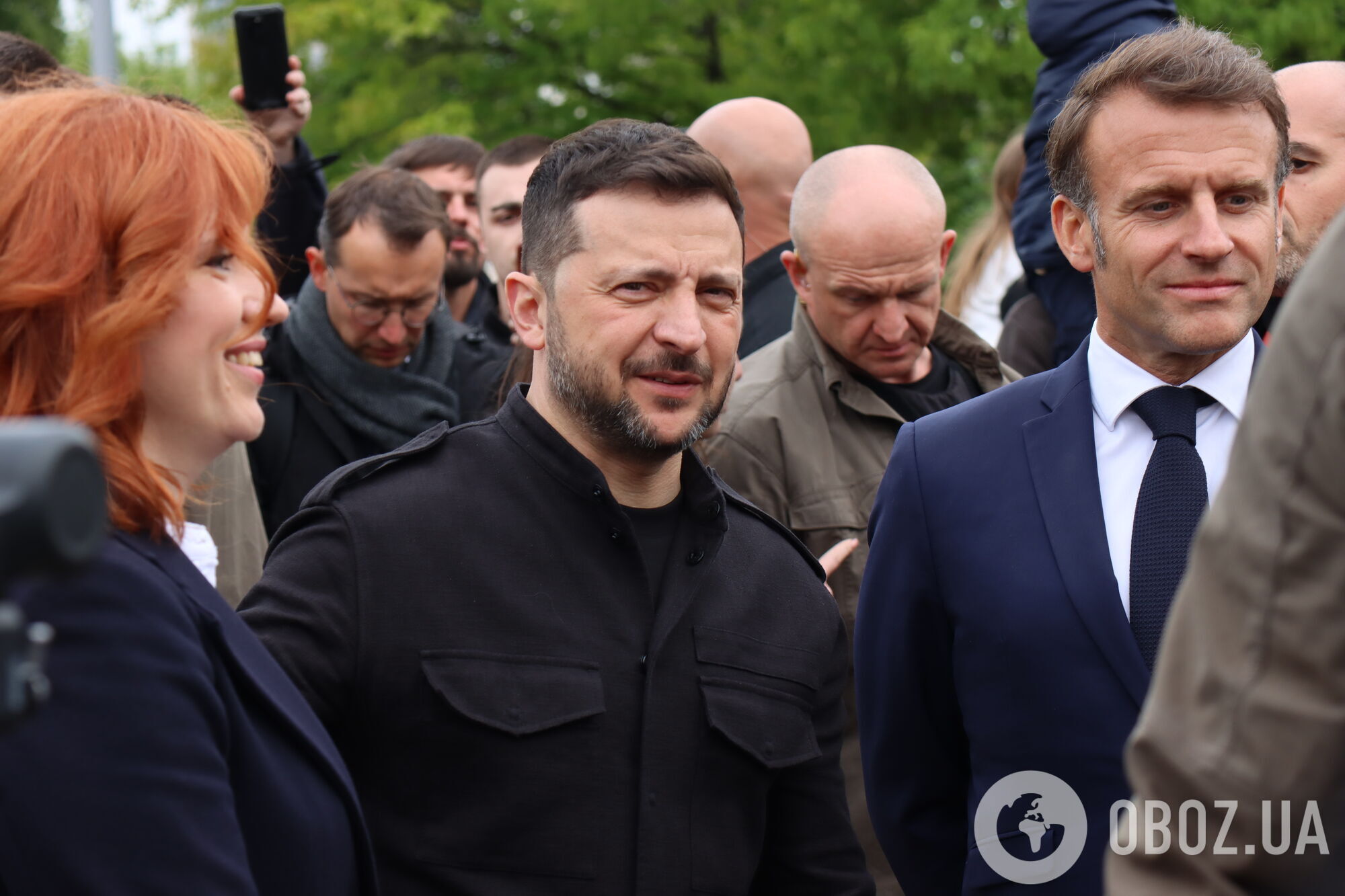 Зеленский, Макрон и Стармер после заседания "коалиции желающих" прогулялись по центру Киева. Фото и видео