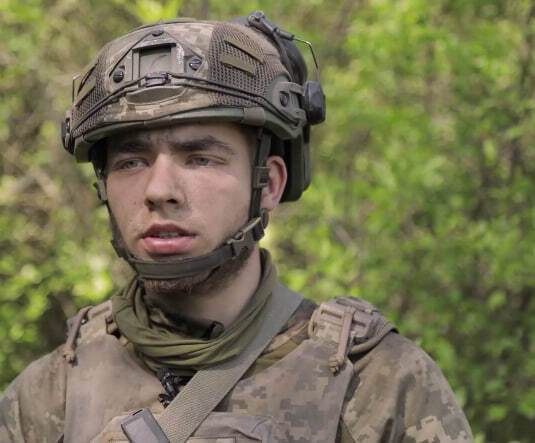 "Вони не шукали відмазок": з'явилося відео "хрещення" армією перших добровольців 18–24 років