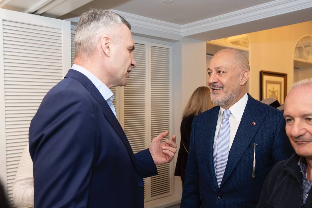 "Вместе мы должны остановить Путина!": Кличко встретился с послами и дипломатами иностранных государств