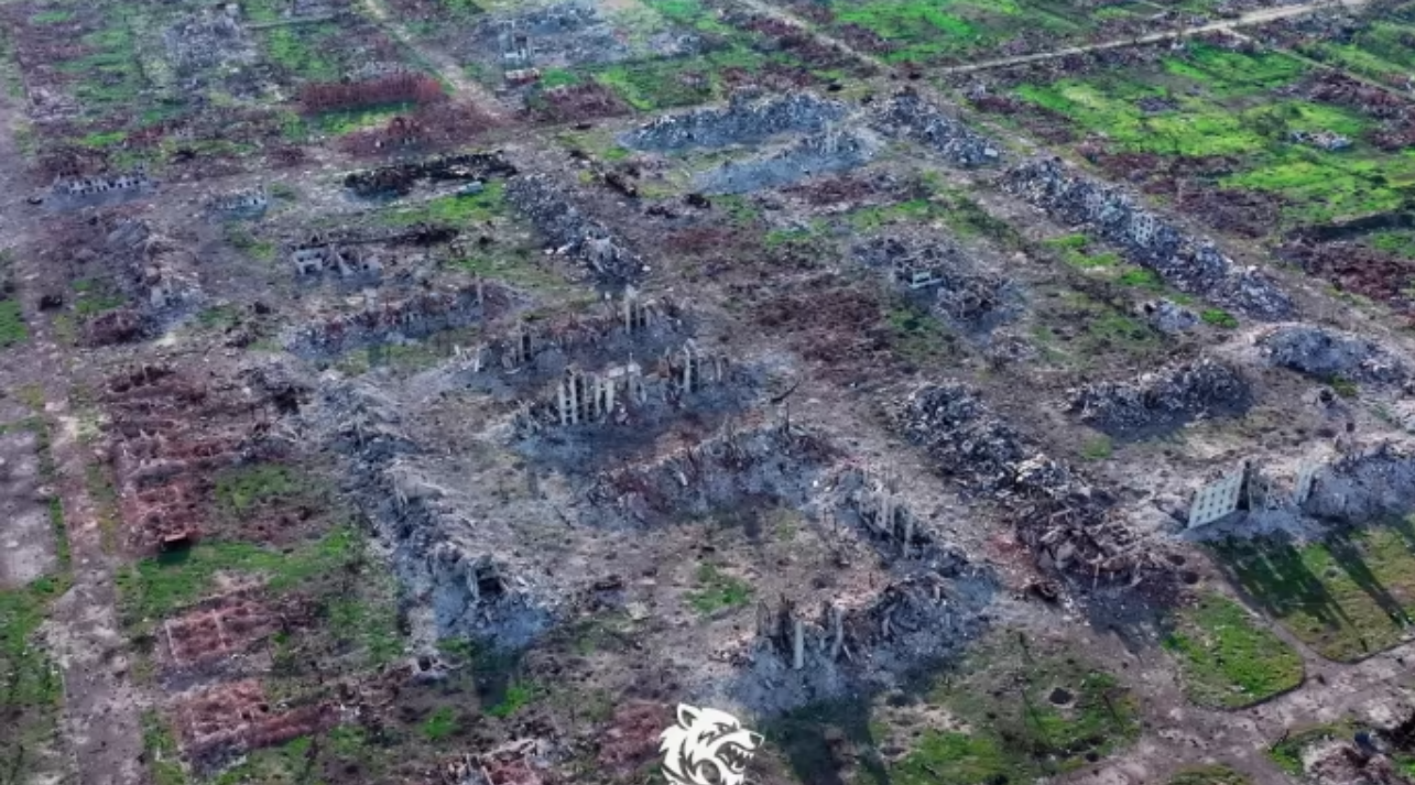 "Город ровняют": украинские воины показали Волчанск, который Россия за год штурмов превратила в "мясорубку"