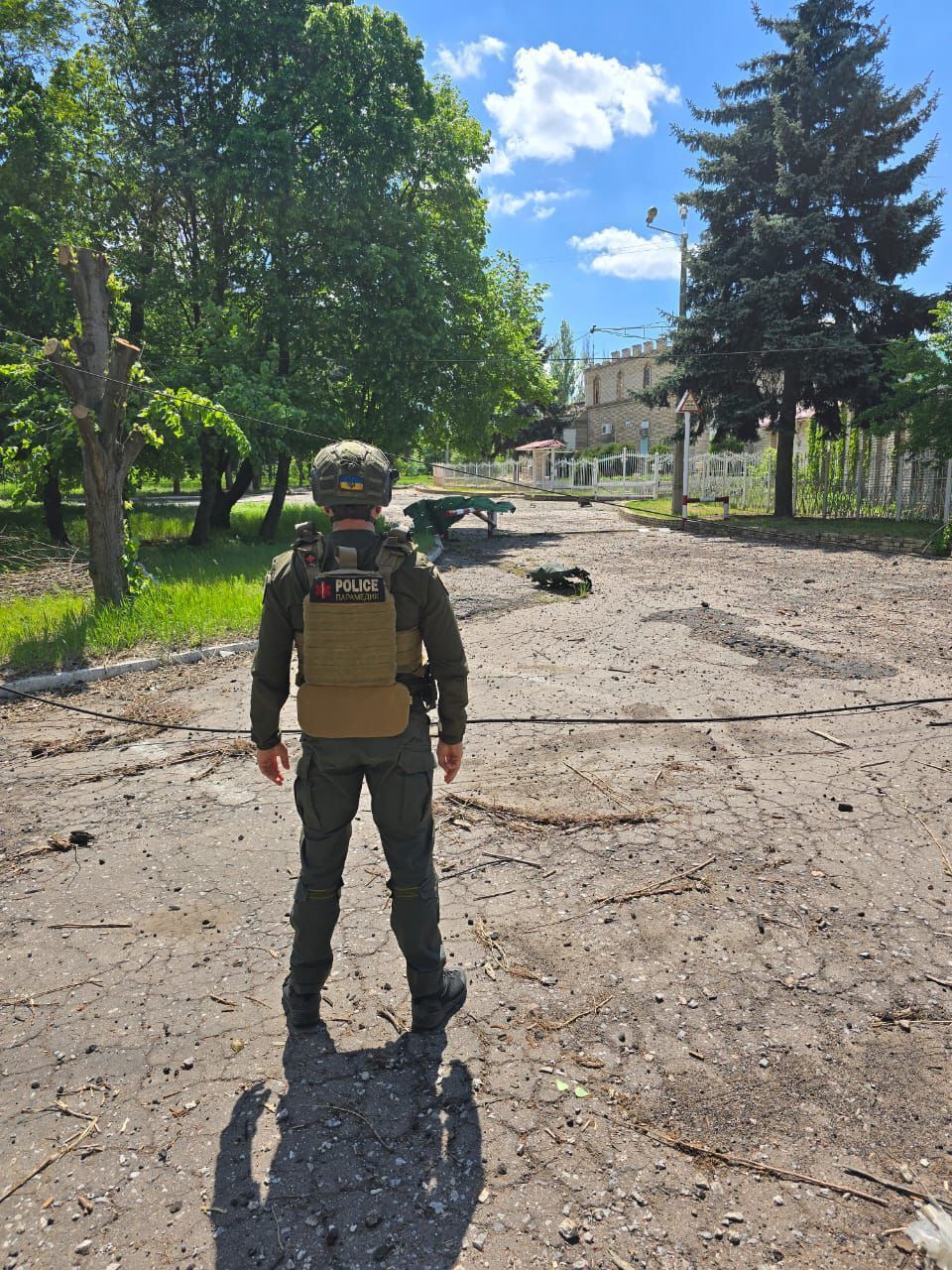Росія скинула авіабомби на Костянтинівку: пошкоджені приватний будинок, лінію газопостачання і ЛЕП. Фото