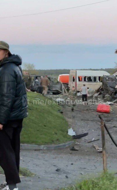Росіяни скаржаться на удар по пункту дислокації військових у Рильську: є руйнування і поранені. Фото і відео