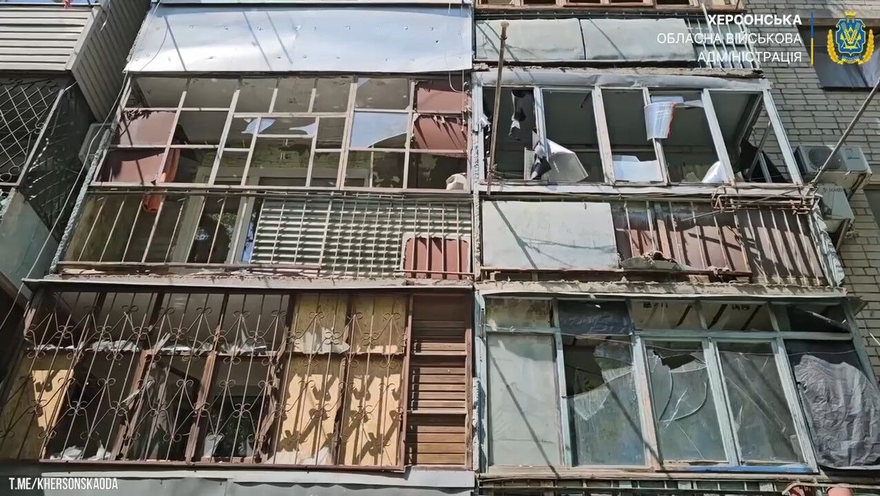 Росія атакувала Херсон з артилерії: є руйнування та постраждалі. Відео