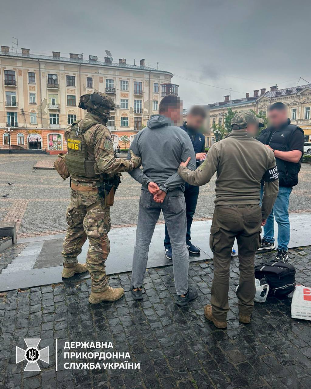В Черновцах задержали правоохранителя-организатора незаконного пересечения границы: детали схемы. Фото