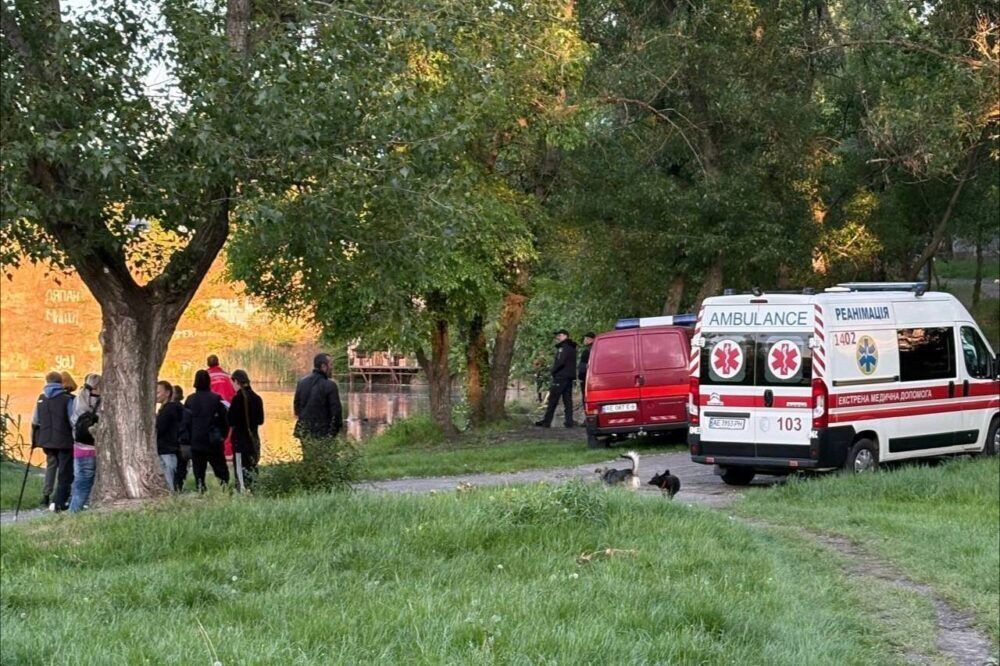 В Днепре подростки снимали на видео тонущего мужчину, но не оказали помощь: он погиб