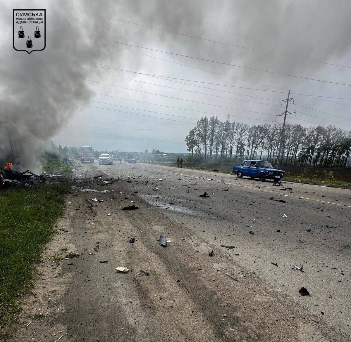 Окупанти вдарили дроном по авто енергетиків у Сумах: є загиблий, троє людей поранені. Фото й відео
