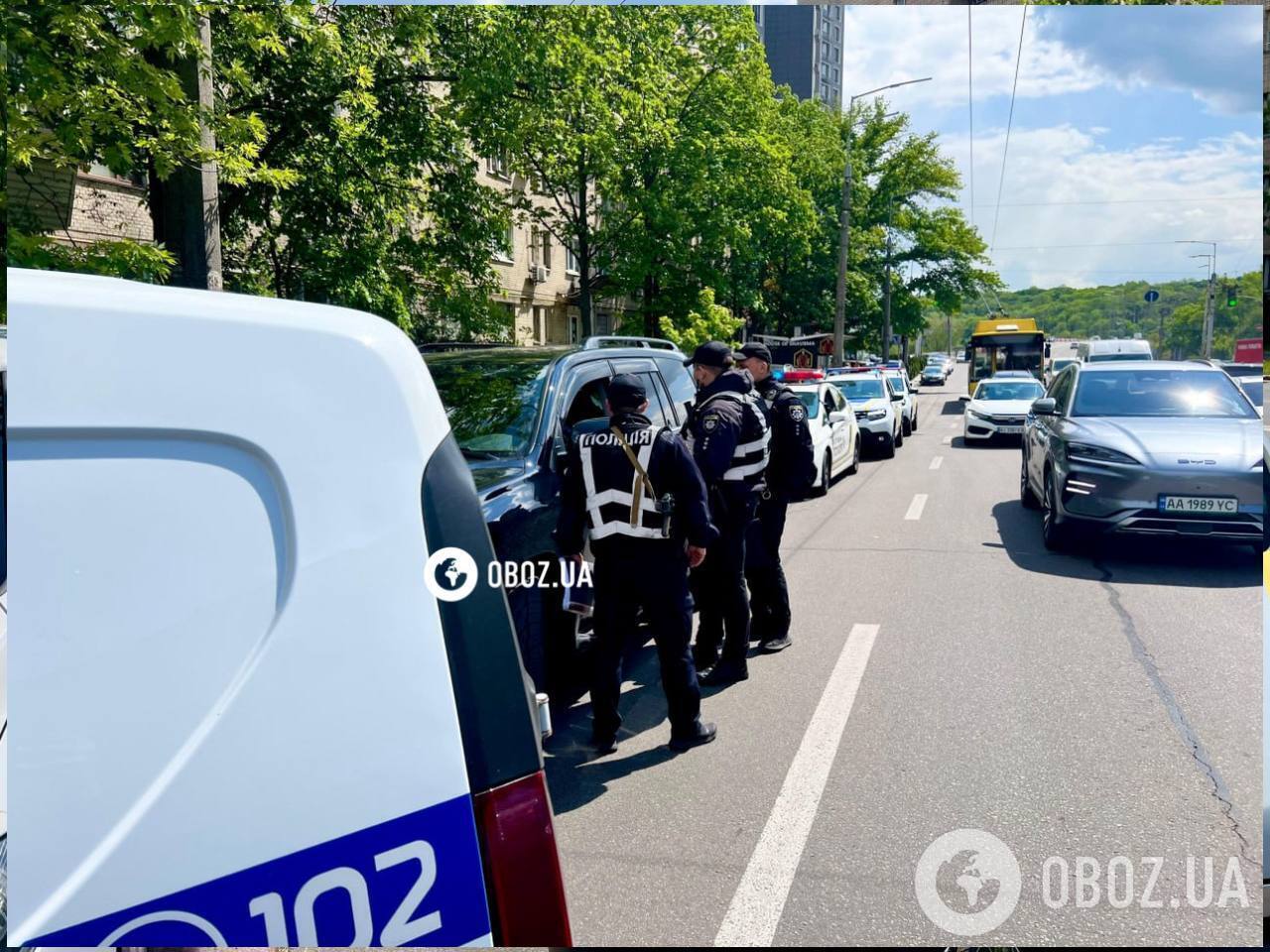 У Києві поліція зупинила і забрала авто кримінального авторитета "Умки", затриманого напередодні. Фото