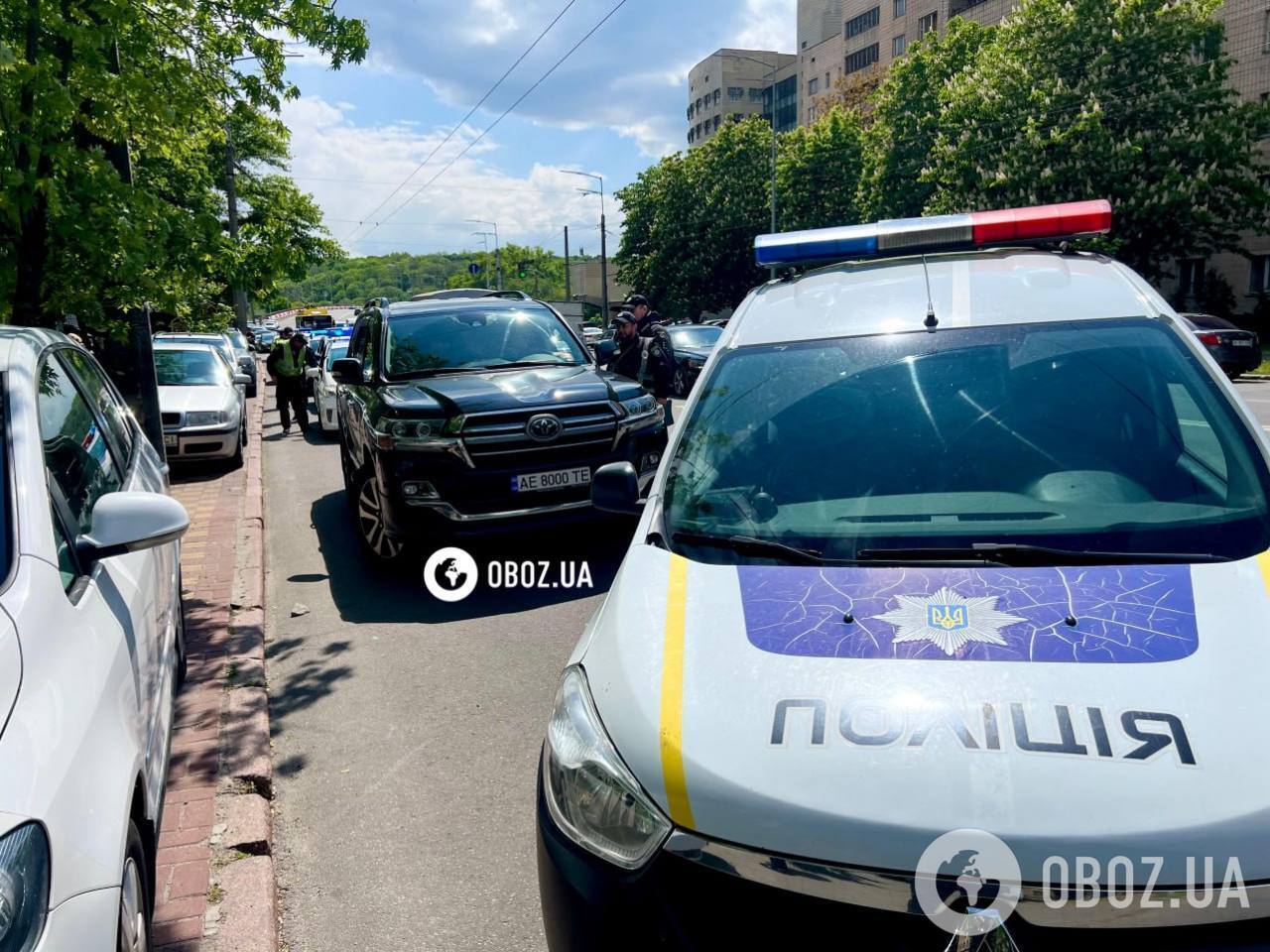 У Києві поліція зупинила і забрала авто кримінального авторитета "Умки", затриманого напередодні. Фото