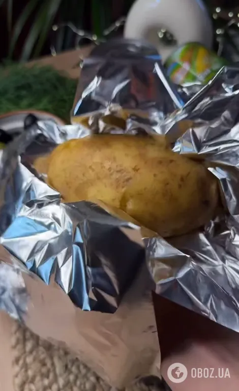 Лучше отварной и жареной: как приготовить вкусную картошку с начинкой в духовке