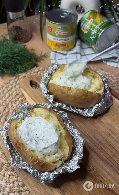 Лучше отварной и жареной: как приготовить вкусную картошку с начинкой в духовке
