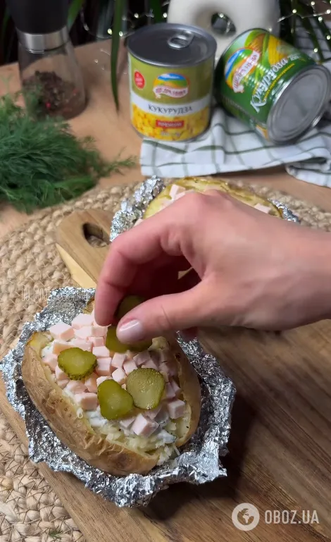 Лучше отварной и жареной: как приготовить вкусную картошку с начинкой в духовке