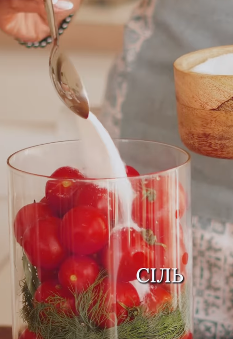 Вода для помідорів
