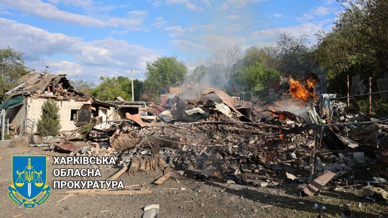 Из-за попадания КАБов повреждены частные жилые дома, хозяйственные постройки, здания предприятия