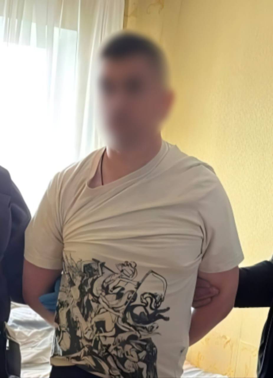 Пригостив 15-річну дівчинку алкоголем, а потім зґвалтував: на Київщині затримали зловмисника. Фото