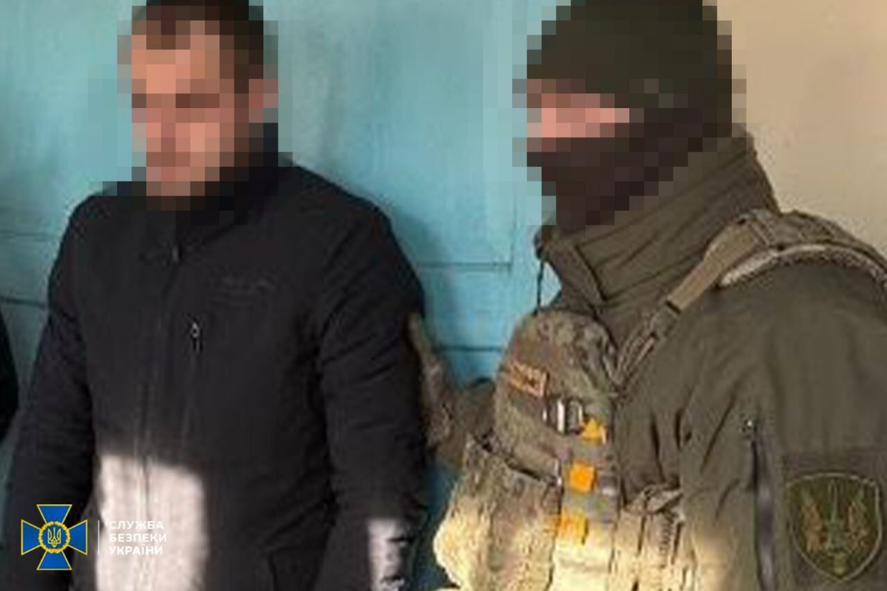 На замовлення ФСБ намагалися знищити синагогу та військові авто: в Україні затримали ще п'ятьох паліїв. Фото