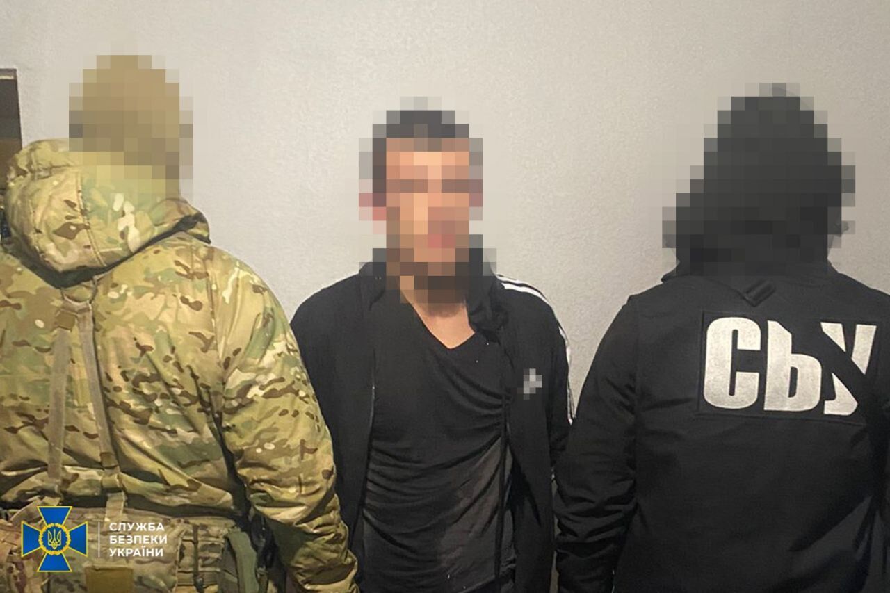 На замовлення ФСБ намагалися знищити синагогу та військові авто: в Україні затримали ще п'ятьох паліїв. Фото