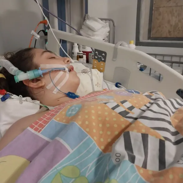 У Миколаєві батьки звинувачують лікарів у знущанні з дитини, а поліцію - у нерозслідуванні ДТП з "швидкою", яка її перевозила (ФОТО) 3 Варвара в лікарні