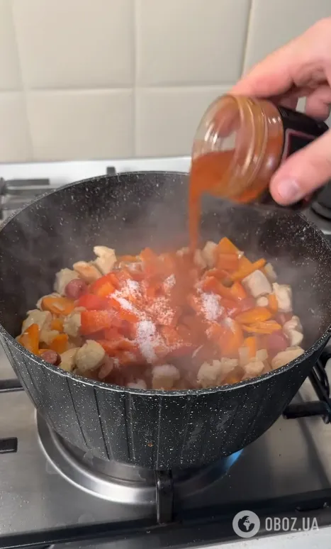 С чем вкусно потушить картошку на обед: получится бюджетно и сытно