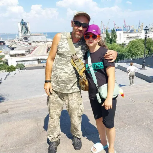 У Миколаєві батьки звинувачують лікарів у знущанні з дитини, а поліцію - у нерозслідуванні ДТП з "швидкою", яка її перевозила (ФОТО) 2 Варвара з батьком Дмитром Суровцевим