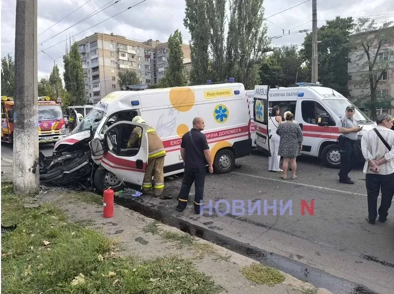 У Миколаєві батьки звинувачують лікарів у знущанні з дитини, а поліцію - у нерозслідуванні ДТП з "швидкою", яка її перевозила (ФОТО) 5 ДТП зі швидкою в Миколаєві