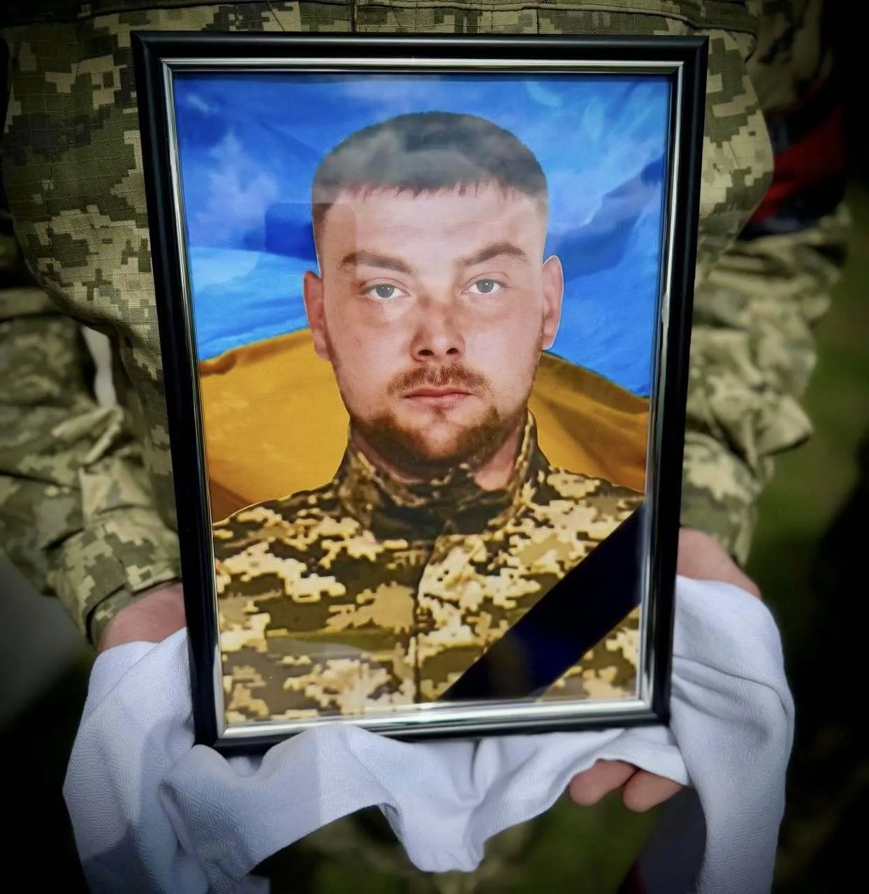 "Пройшов справжнє пекло війни": у боях за Україну загинув захисник з Полтавщини, нагороджений "Золотим Хрестом". Фото