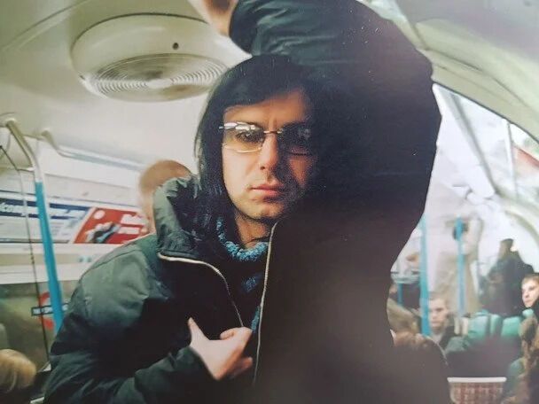 Святославу Вакарчуку – 50: який вигляд мав лідер "Океану Ельзи" до того, як обрізав довге волосся і став легендою української сцени