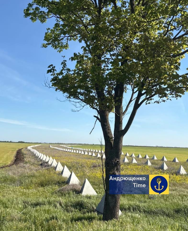 Окупанти обновили "лінію Суровікіна" від Маріуполя до Бердянська. Фото і відео
