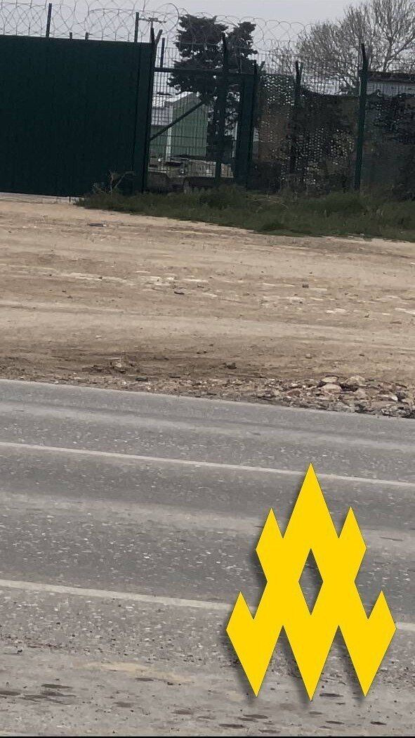Окупанти вивозять майно з 810-ї бригади морської піхоти в Севастополі: в "Атеш" розкрили подробиці. Фото