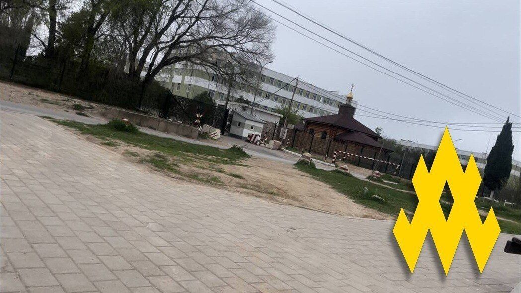 Окупанти вивозять майно з 810-ї бригади морської піхоти в Севастополі: в "Атеш" розкрили подробиці. Фото
