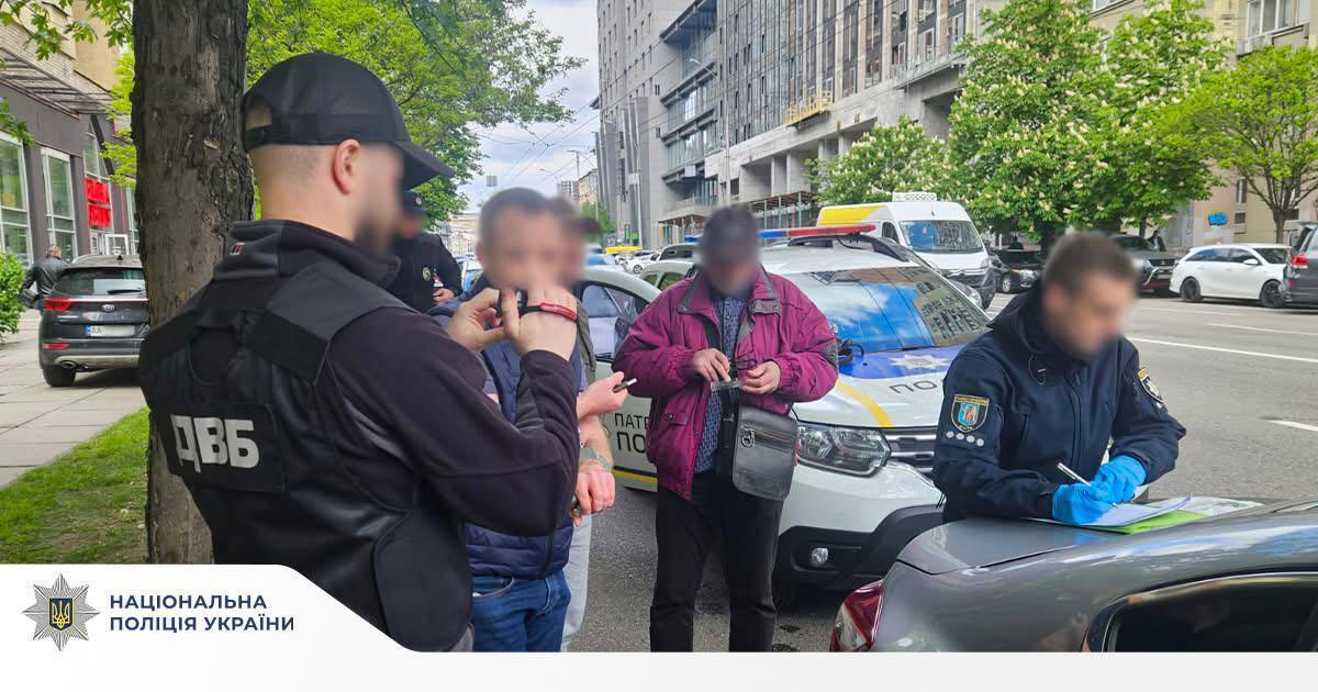 В Киеве задержали организатора очередной схемы для уклонистов, которого уже судят за подобное преступление. Подробности и фото