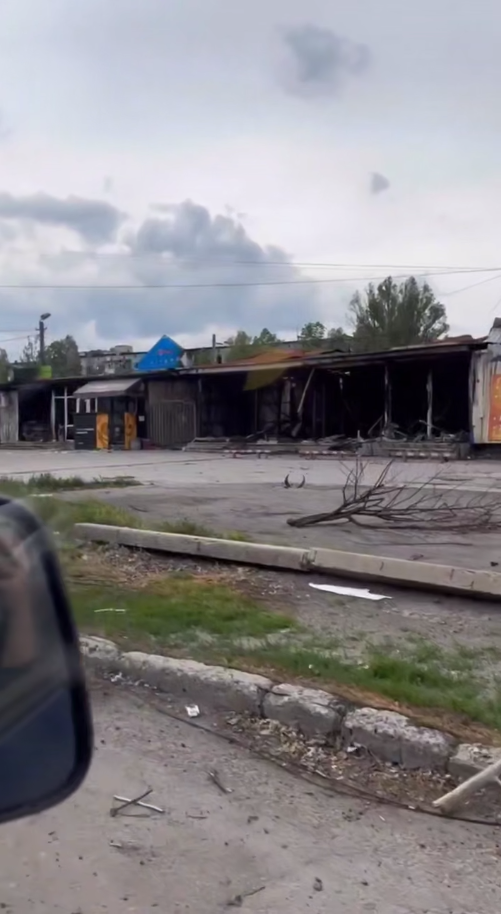 Рік тому там кипіло життя: у мережі показали, який вигляд має ринок у понівеченому окупантами Покровську. Відео