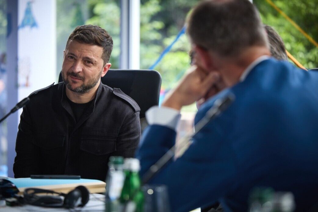 "Досягнення миру і поглиблення співпраці": Зеленський зустрівся з президенткою Молдови. Відео