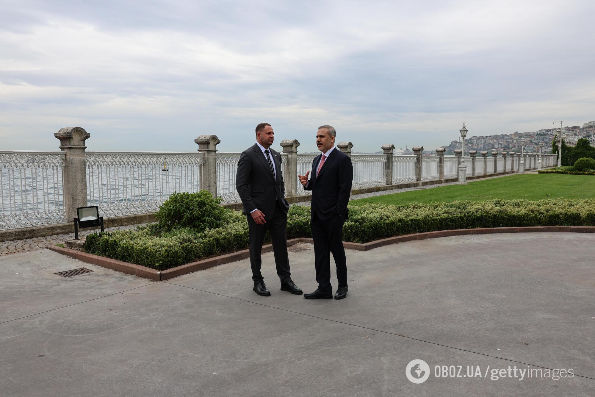 В Стамбуле состоялась встреча делегаций Украины и РФ с участием турецкой стороны. Фото, видео и все подробности