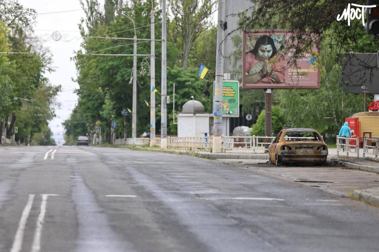 Окупанти кілька разів атакували дронами Херсон, є поранені