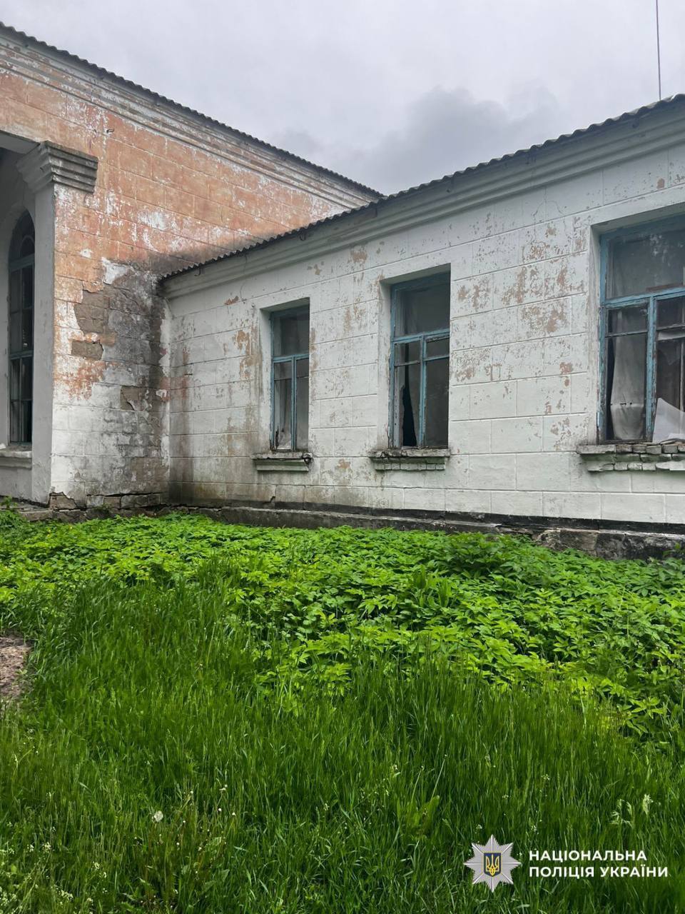Повреждены админздание и образовательное учреждение: в КОВА рассказали о последствиях российской атаки на Киевщину. Фото