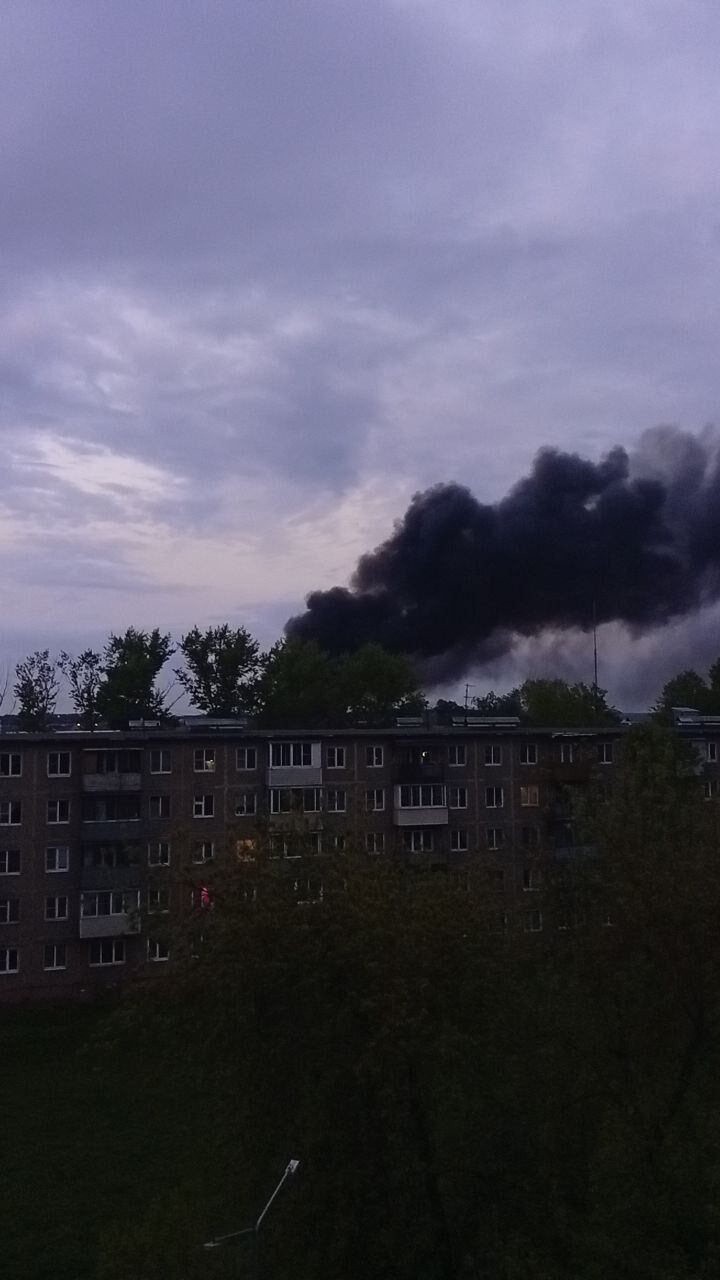 У Підмосков'ї у промисловій зоні пролунали вибухи, спалахнула пожежа: було чутно детонацію. Відео