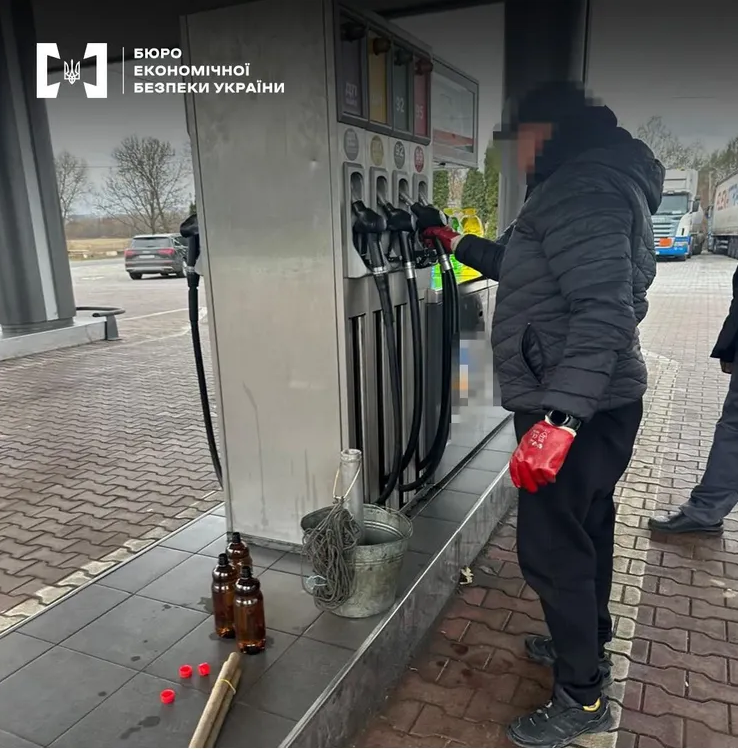У Чернівецькій області торгували підробленими бензинами А-92 і А-95.