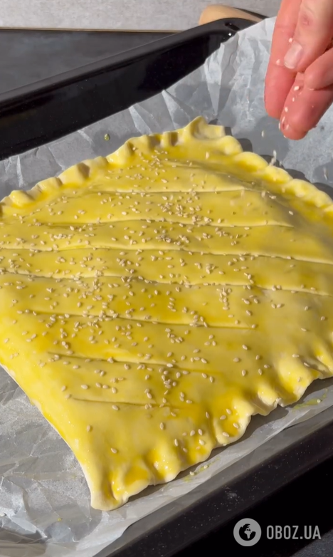 Вкусный слоеный пирог с сыром и шпинатом: готовится за считаные минуты