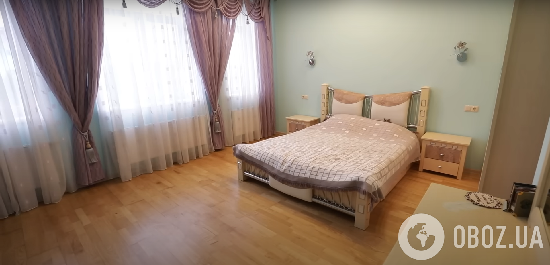 Окрема кімната для одягу, батут під дахом і сауна: зірка "Дизель шоу" провела екскурсію своїм триповерховим будинком за $200 тисяч
