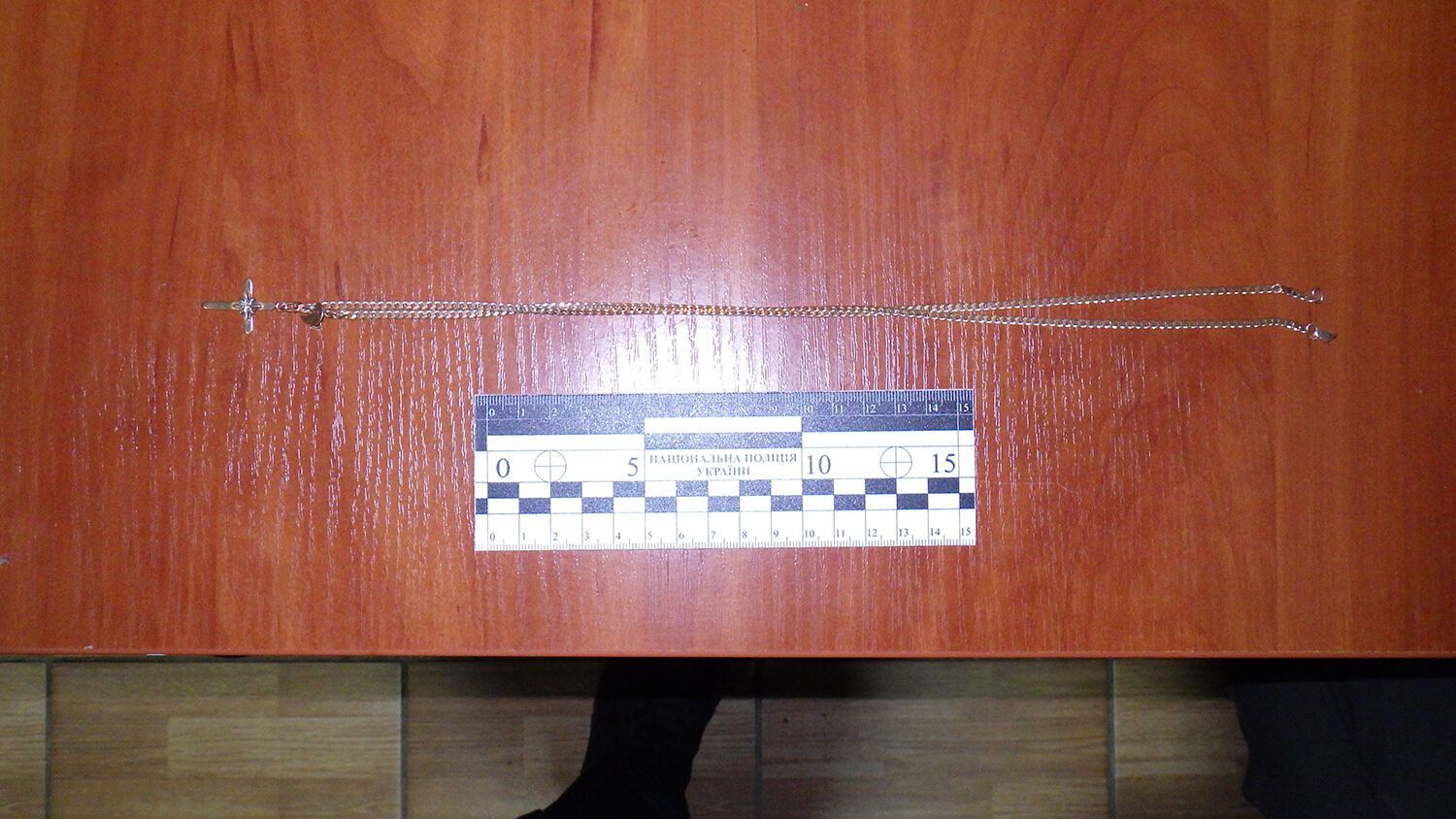 У Києві рецидивіст серед білого дня пограбував пенсіонерку. Подробиці справи, фото та відео