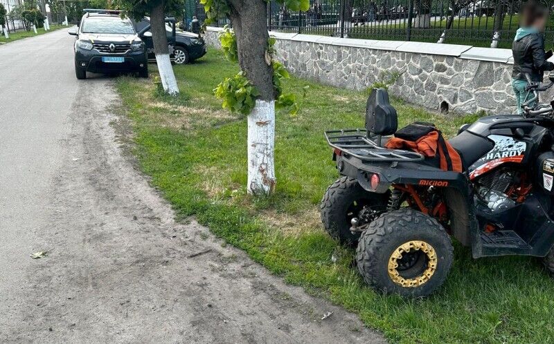 На Полтавщині 11-річні діти влетіли в дерево на квадроциклі. Фото ДТП