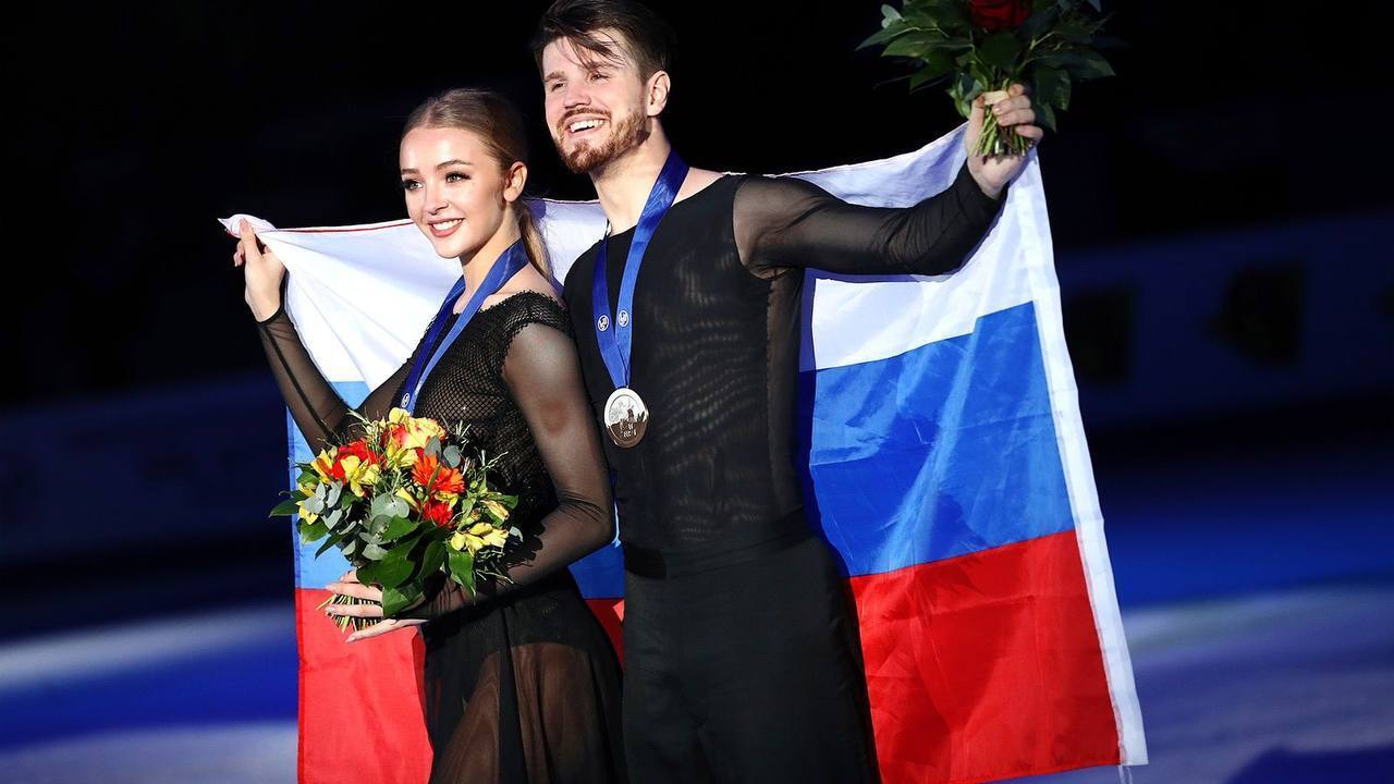 "Вот она истинная цена "патриотов". Лучший фигурист России не успел "переобуться" и пролетел мимо Олимпиады-2026. Фотофакт