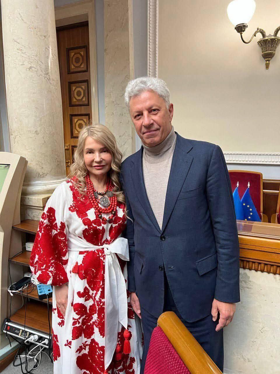 "Не впізнали б зроду": Юлія Тимошенко приголомшила мережу "новим обличчям" та обурила українців фото з Бойко