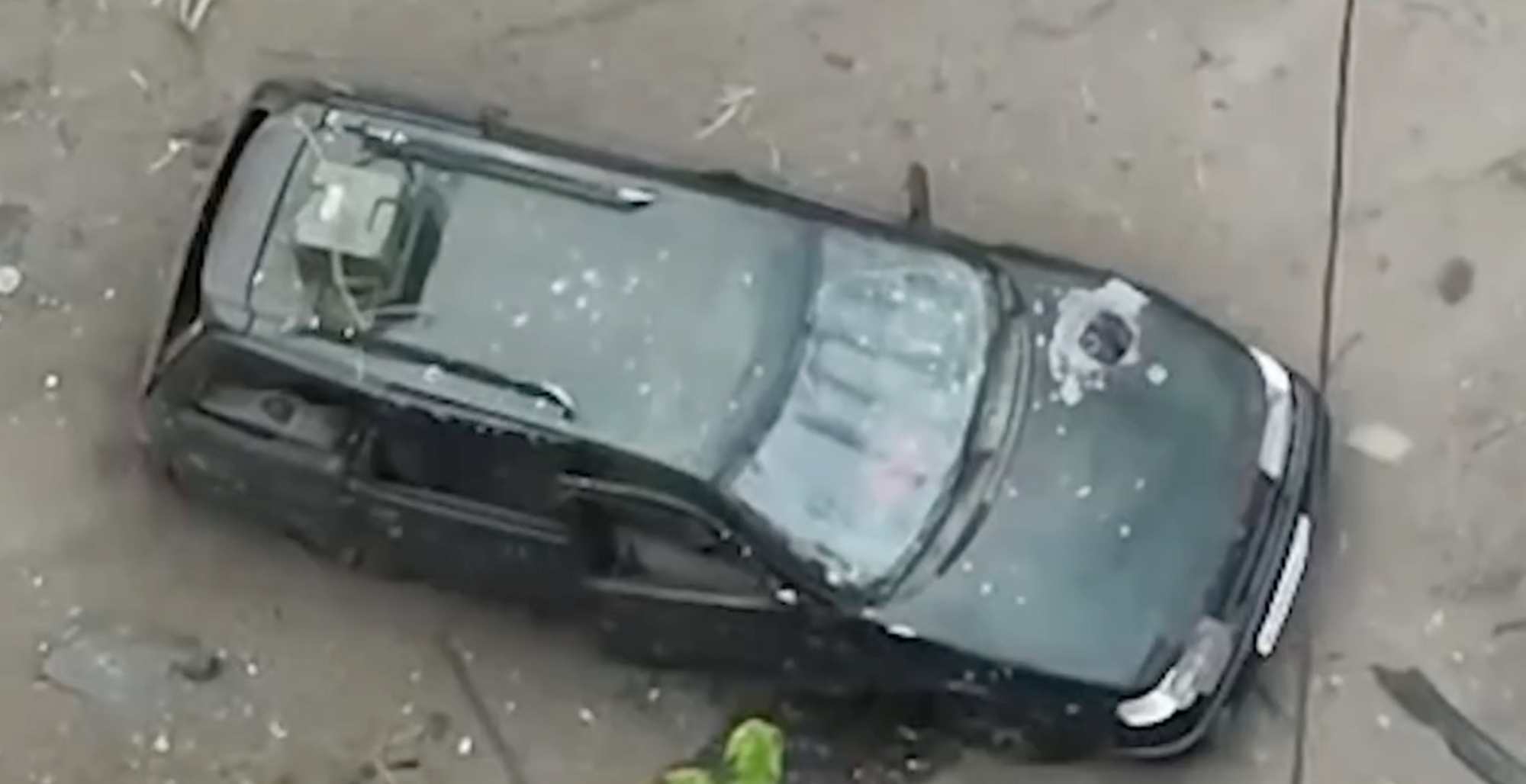 На Харківщині прикордонники влучними ударами знищили ворожі автівки, камери спостереження і три позиції військових. Відео