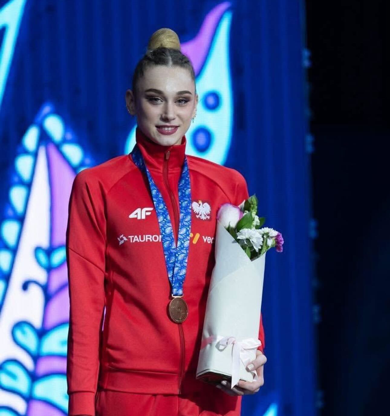 Дворазова чемпіонка світу з художньої гімнастики відмовилася виступати на турнірі, побачивши павука на килимі. Відео