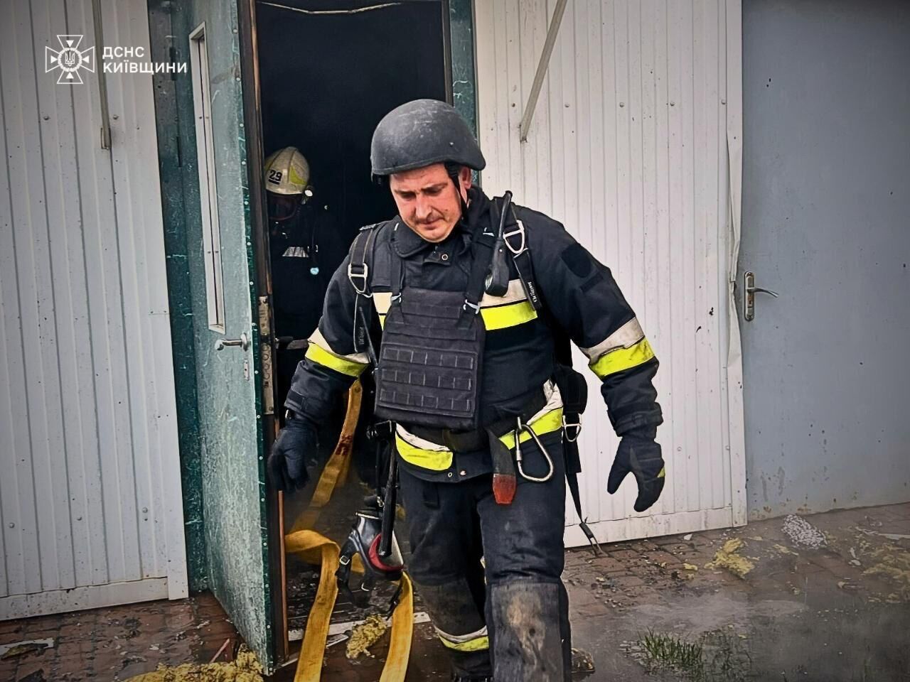 Россияне атаковали Киевскую область с воздуха: от полученных травм погибла женщина, есть раненые. Фото и видео