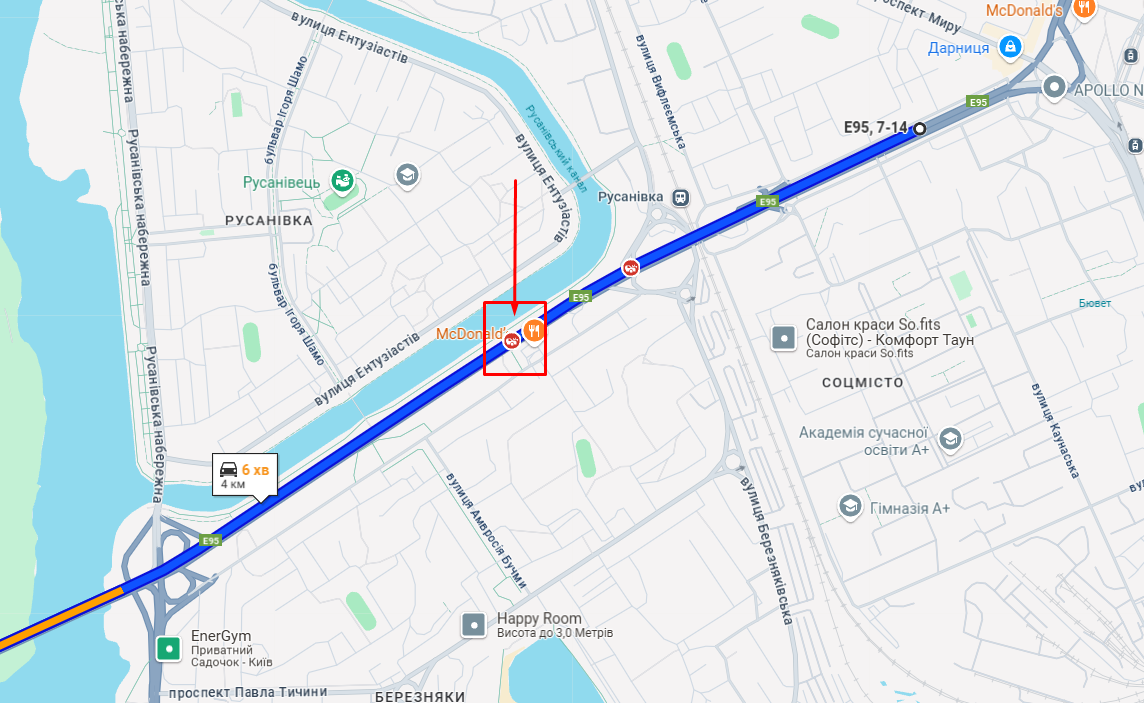 В Киеве произошло ДТП на проспекте Соборности: на месте заметили несколько скорых. Фото и видео