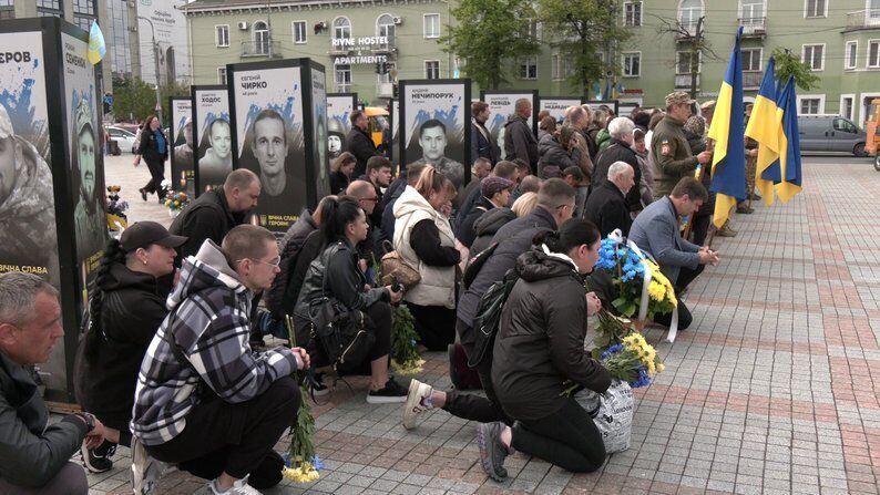 Йому назавжди буде 29: у Рівному попрощалися з добровольцем, який загинув на Торецькому напрямку. Фото