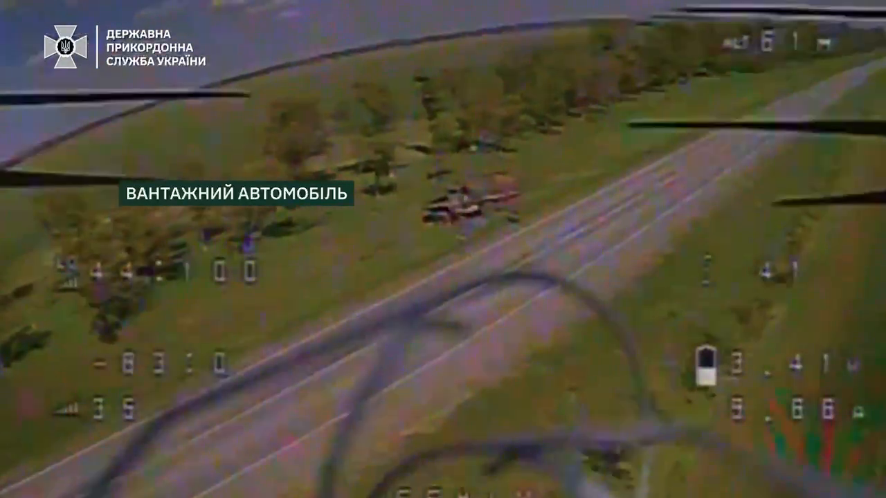 У ворога мінус БМП, танк і десятки авто: прикордонники показали влучну роботу на Куп’янському напрямку. Відео